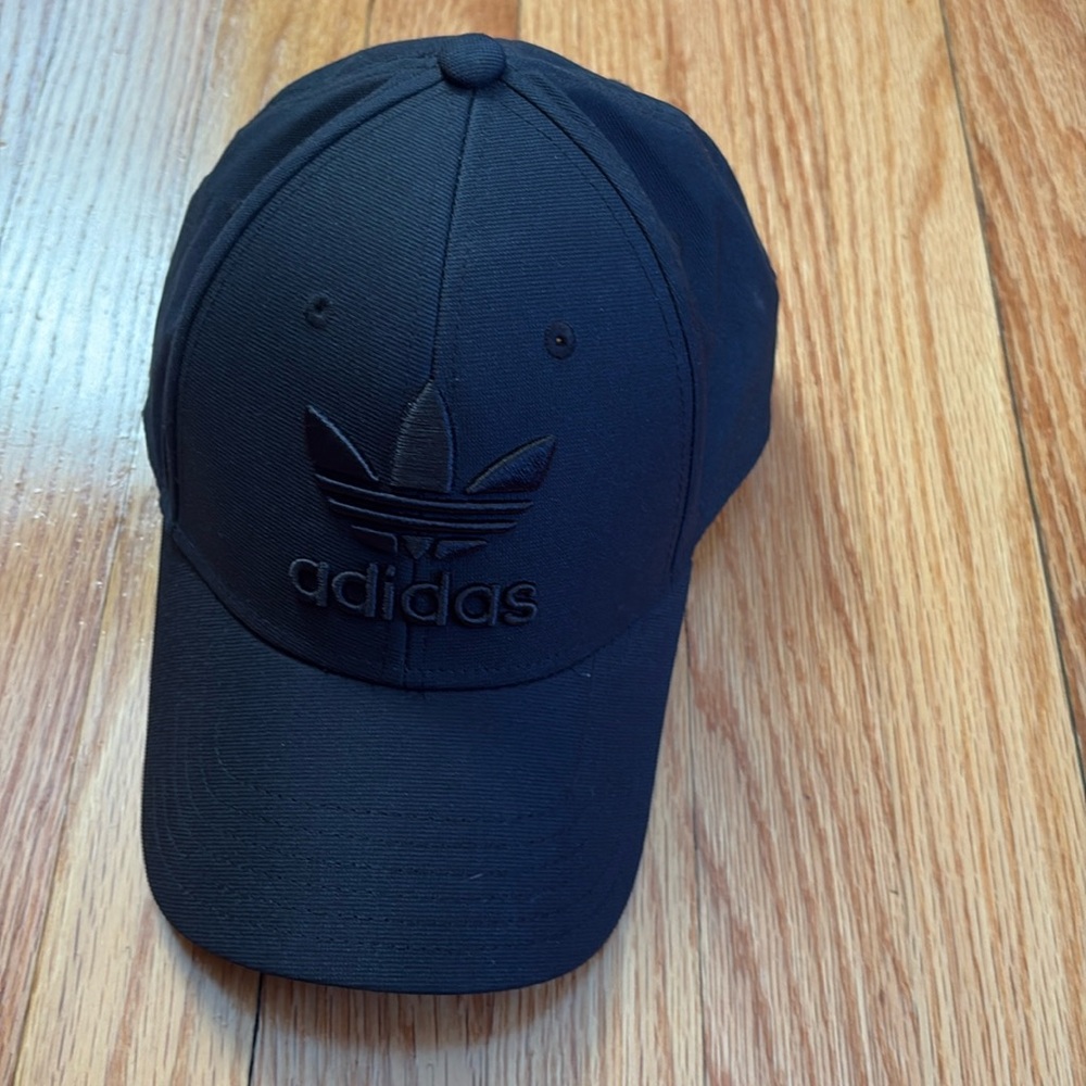 Adidas All black snap back hat